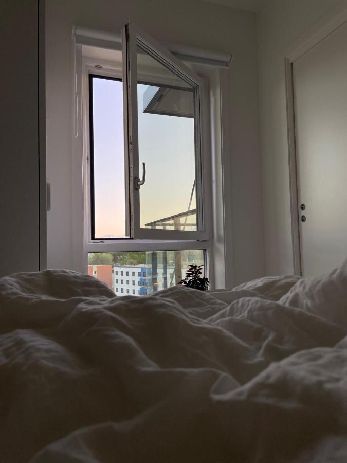Modern Apartment Nearby City Centrum Тромсё Экстерьер фото